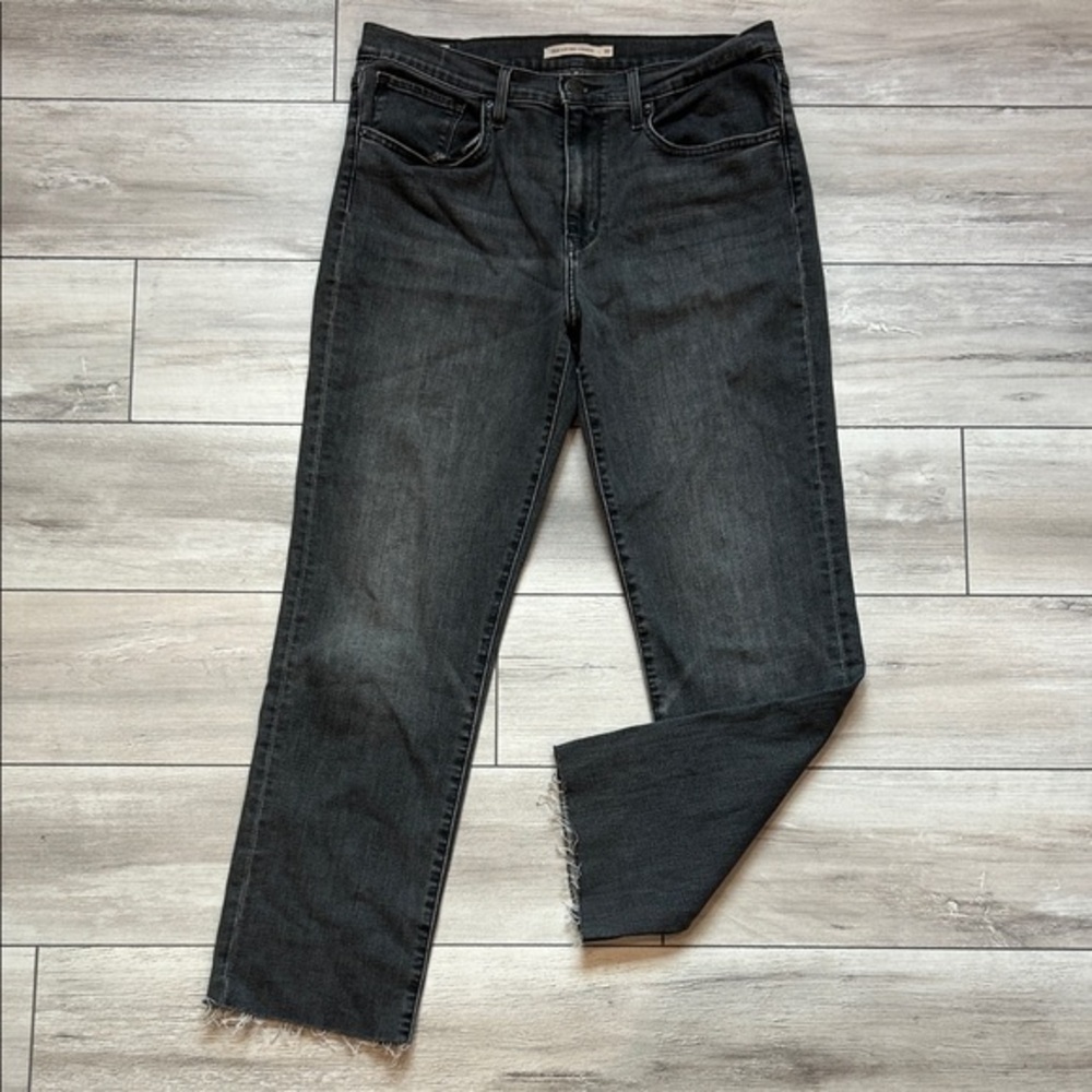 Levi's Premium 724 high rise straight leg jeans in black size 30